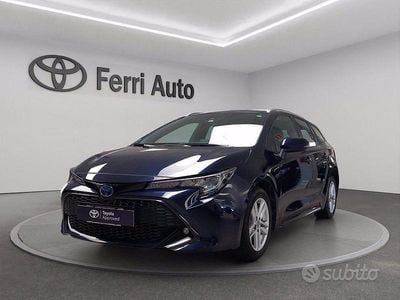 Usata Toyota Corolla Business Edition 122 CV (89 kW) 2022 Blu Station wagon