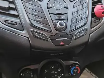 Usata Ford Fiesta Titanium 75 CV (55 kW) 2017 Bluazzurro Utilitaria