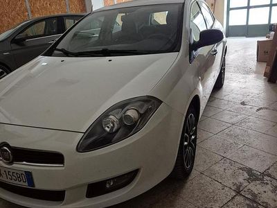 Usata Fiat Bravo Easy 120 CV (88 kW) 2014 Bianco Utilitaria