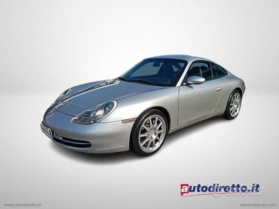 Usata Porsche 911 Carrera 4 300 CV (220 kW) 2001 Argento Coupé