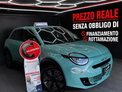 Usata Fiat 600 La Prima 135 CV (99 kW) 2025 Blu SUV