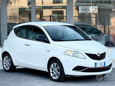 Usata Lancia Ypsilon 2016 Bianco Utilitaria