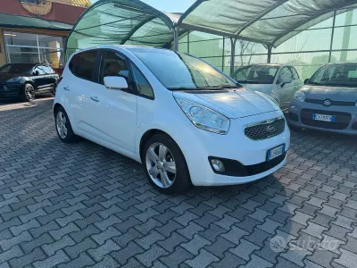Usata Kia Venga 116 CV (85 kW) 2011 Bianco Utilitaria