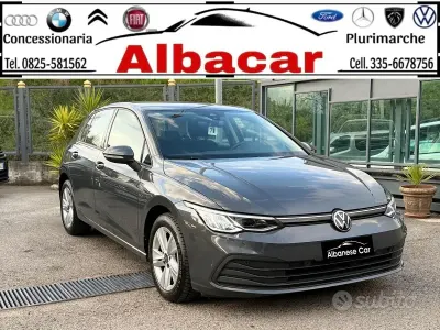 Usata VW Golf VIII Life 116 CV (85 kW) 2022 Grigio Berlina