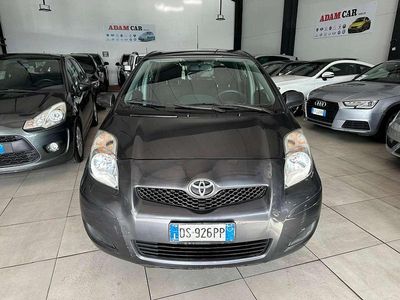 Usata Toyota Yaris 69 CV (50 kW) 2009 Grigio Utilitaria
