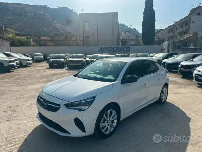 Usata Opel Corsa Elegance 101 CV (74 kW) 2023 Bianco Utilitaria