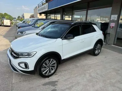 Usata VW T-Roc Style 150 CV (110 kW) 2023 Bianco SUV