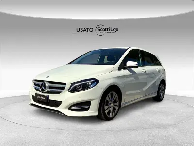 Usata Mercedes 180 109 CV (80 kW) 2016 Berlina