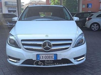 Usata Mercedes B180 Sport 109 CV (80 kW) 2014 Bianco Monovolume