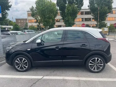 Usata Opel Crossland X Ultimate 120 CV (88 kW) 2020 Nero SUV