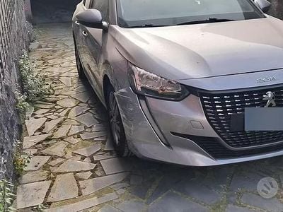 Usata Peugeot 208 Active 75 CV (55 kW) 2020 Grigio Utilitaria