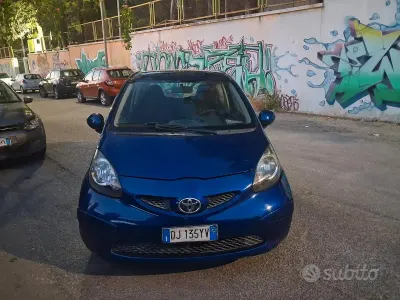 Usata Toyota Aygo 68 CV (50 kW) 2007 Bluazzurro Utilitaria