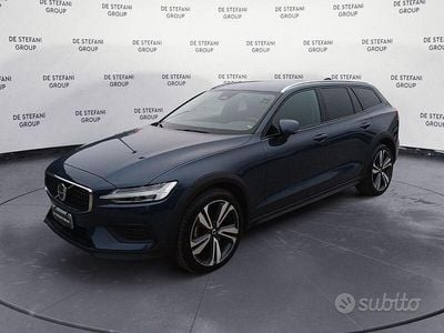 Usata Volvo V60 CC Plus 197 CV (144 kW) 2023 Blu Station wagon