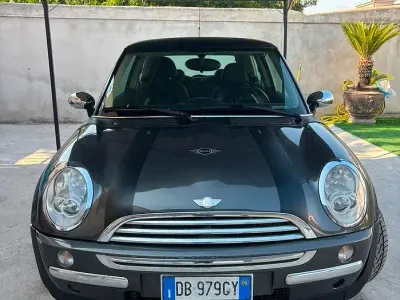 Usata Mini ONE 88 CV (64 kW) 2006 Marrone Utilitaria