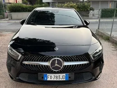 Usata Mercedes A180 Premium 116 CV (85 kW) 2019 Berlina