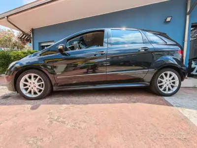 Usata Mercedes B180 109 CV (80 kW) 2009 Nero Monovolume