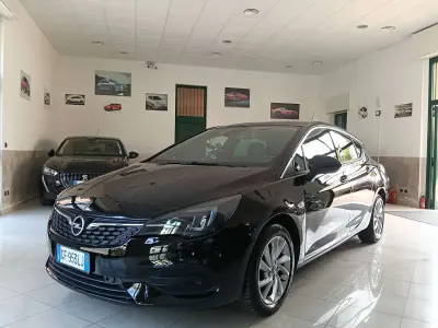 Usata Opel Astra Business Elegance 122 CV (89 kW) 2021 Nero Berlina