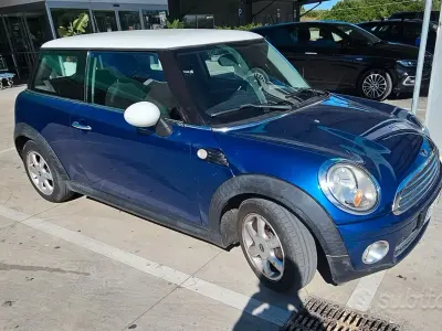 Usata Mini Cooper D 109 CV (80 kW) 2007 Bluazzurro Utilitaria