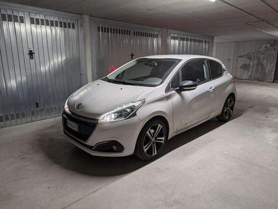 Usata Peugeot 208 GT-line 99 CV (72 kW) 2017 Utilitaria