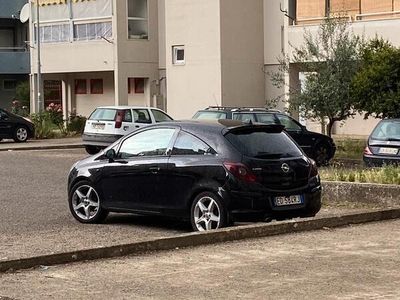 Usata Opel Corsa 90 CV (66 kW) 2010 Nero Utilitaria