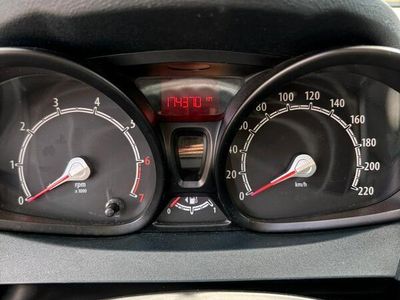 Second-hand Ford Fiesta 97 CP (71 kW) 2012 Alb Hatchback