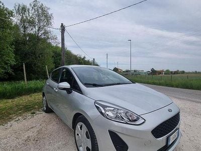Usata Ford Fiesta 85 CV (62 kW) 2017 Grigio Berlina