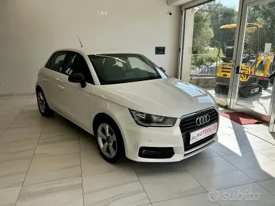 Begagnad Audi A1 Design 116 HK (85 kW) 2015 Vit Halvkombi