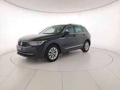 Usata VW Tiguan Life 150 CV (110 kW) 2020 Deep black perlato SUV