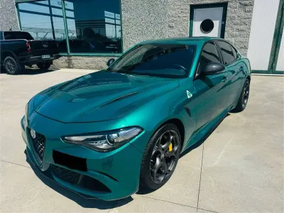 Usata Alfa Romeo Giulia Quadrifoglio 510 CV (375 kW) 2022 Tristrato verde montreal Berlina
