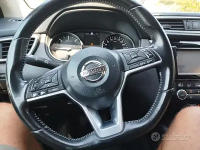 Usata Nissan Qashqai Tekna 131 CV (96 kW) 2018 Nero SUV