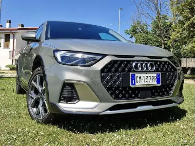 Usata Audi A1 Admired 110 CV (80 kW) 2023 Grigio SUV