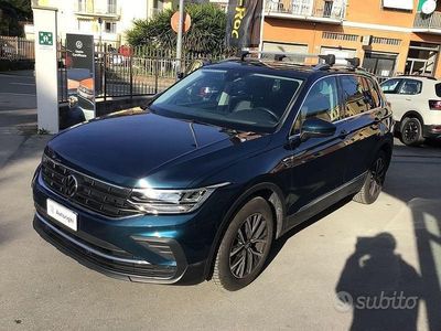 Blu/azzurro Usata 2023 VW Tiguan Life SUV | 25.900 € (Ottimo prezzo)