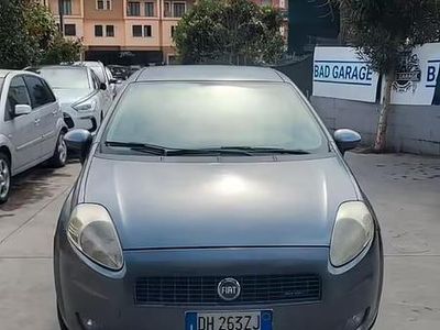 Usata Fiat Grande Punto Emotion 90 CV (66 kW) 2007 Grigio Utilitaria