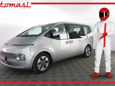 Usata Hyundai Staria 177 CV (130 kW) 2023 Shimmering silver Monovolume