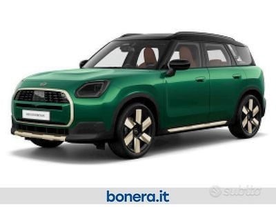 Nuova Mini Countryman Favoured 169 CV (124 kW) 2025 Verde SUV