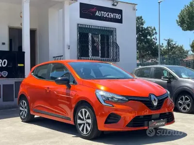 Usata Renault Clio V Equilibre 94 CV (69 kW) 2023 Arancione Berlina