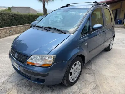 Usata Fiat Idea Emotion 69 CV (50 kW) 2004 Blu Monovolume