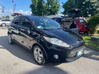 usata Ford Fiesta + 1.4 TDCi 70CV 5 porte NEOPATENTATI