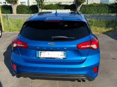Usata Ford Focus 120 CV (88 kW) 2019 Bluazzurro Berlina