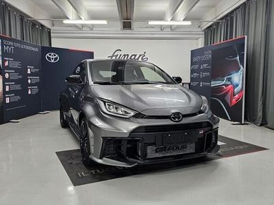 Usata Toyota Yaris 280 CV (205 kW) 2024 Grigio Berlina