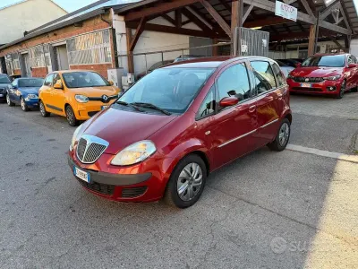 Usata Lancia Musa 95 CV (69 kW) 2005 Rosso Monovolume