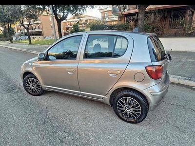 Usata Toyota Yaris 2004 Grigio Berlina