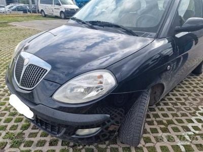 Usata Lancia Ypsilon 70 CV (51 kW) 2004 Nero Utilitaria