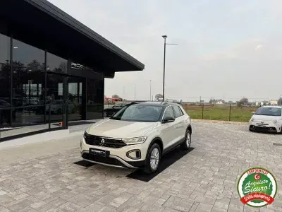Usata VW T-Roc 110 CV (80 kW) 2022 Beige SUV