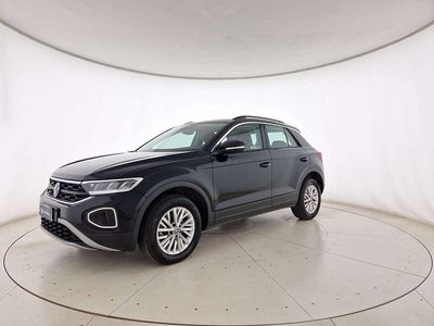 Usata VW T-Roc Life 116 CV (85 kW) 2025 Deep black perlato SUV