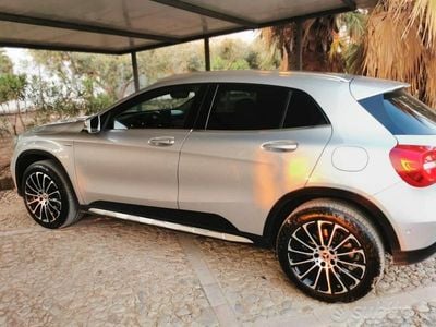Usata Mercedes GLA220 177 CV (130 kW) 2016 Grigio SUV