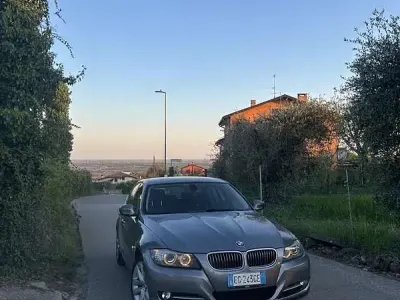 Usata BMW 325 Comfort Edition 218 CV (160 kW) 2010 Berlina