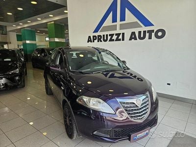Usata Lancia Ypsilon S 95 CV (69 kW) 2013 Melanzana Utilitaria