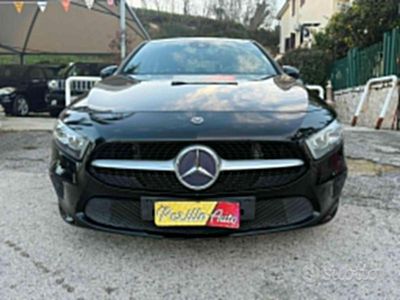 Usado Mercedes A180 Executive 116 CV (85 kW) 2019 Negro Berlina