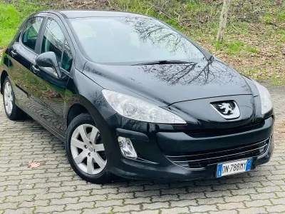 Usata Peugeot 308 120 CV (88 kW) 2008 Nero Berlina